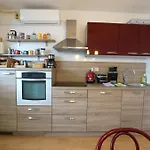 Thomas Apartment 028